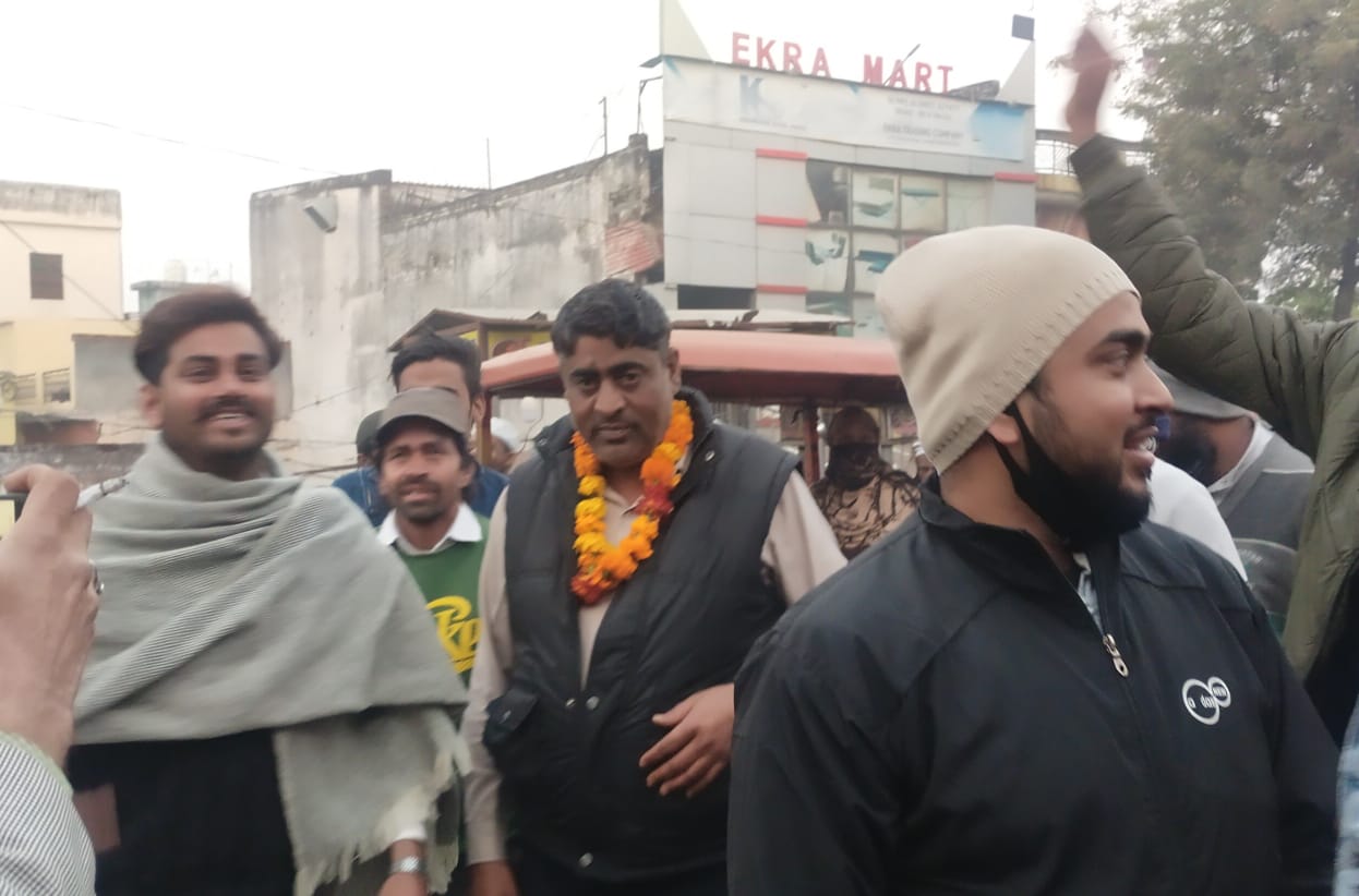असपा प्रत्याशी गुलबहार अली ने किया नामांकन                                                        रुड़की पहुंचने पर समर्थकों ने किया भव्य स्वागत