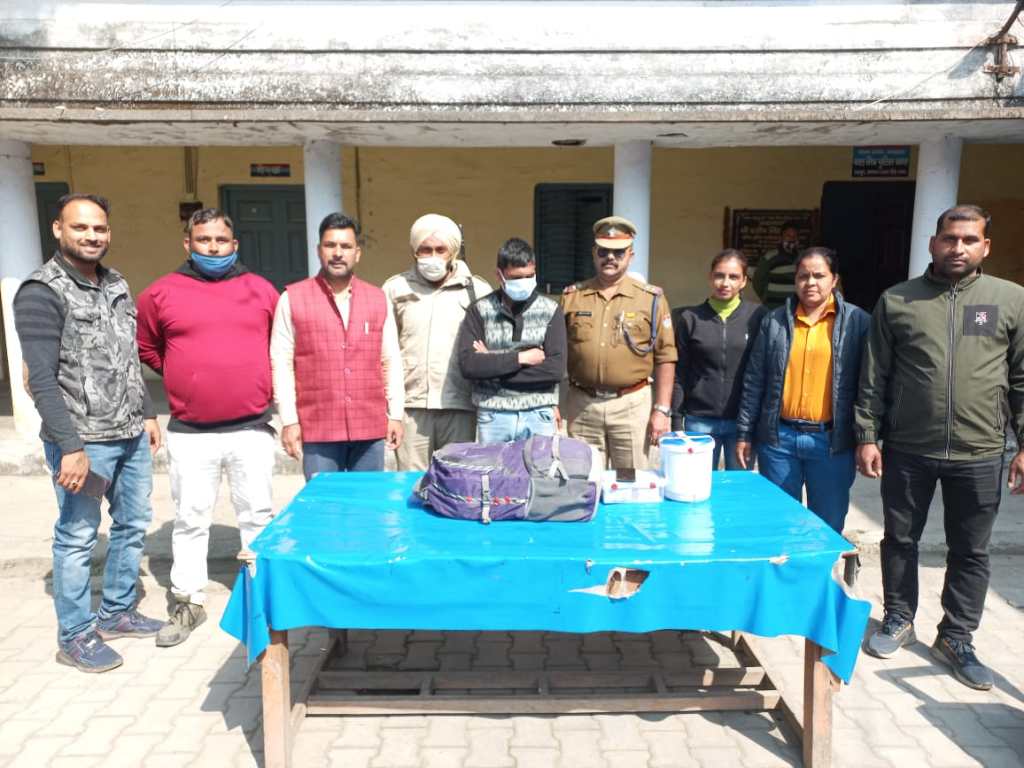 नशे के इंजेक्शन की भारी खेप के साथ युवक गिरफ्तार