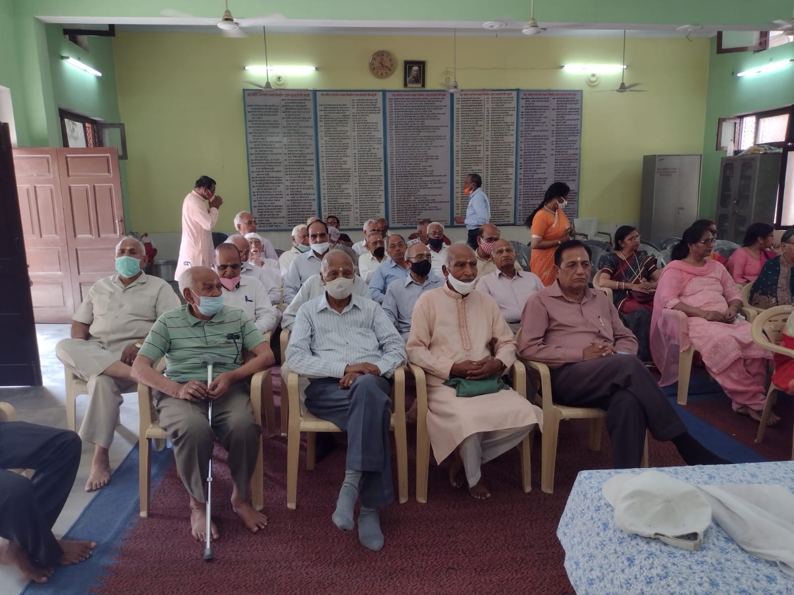 Gpwo: गवर्नमेंट पेंशनर्स ने होली मिलन कार्यक्रम का किया आयोजन, होली पर आधारित कविताओं एवं चुटकलो से बांधा समा, फूलों की खेली होली