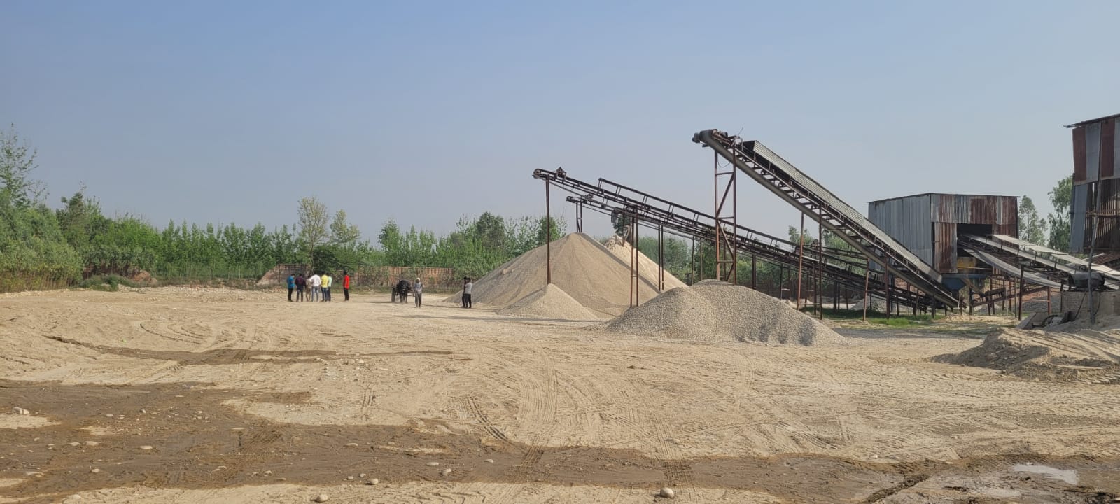 Bulldozer: भगवानपुर। अवेध खनन पर फिर प्रशासन की बड़ी कार्यवाही….चला बुलडोजर!