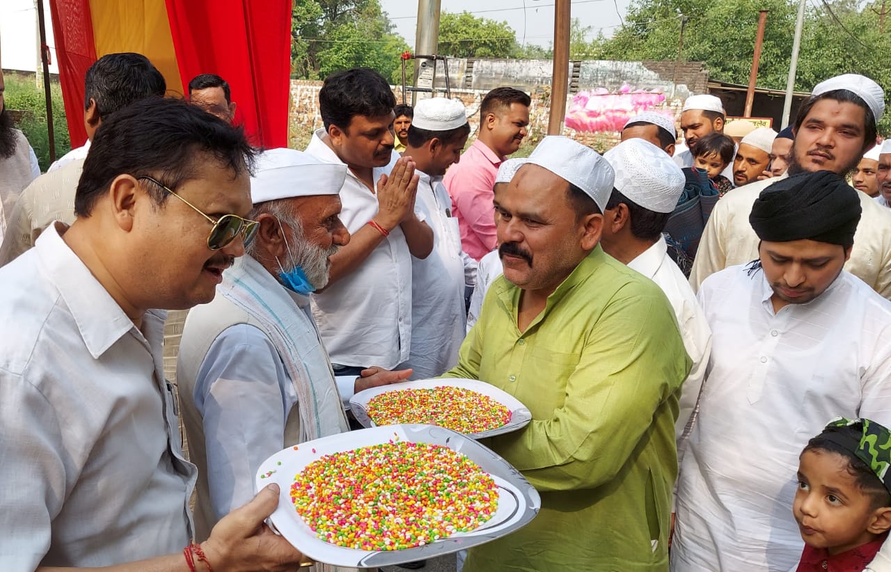 Eid: रुड़की व आसपास के क्षेत्रों में सौहार्द, शांति और पुलिस व प्रशासनिक सतर्कता के बीच मनाया गया ईद उल फितर का त्योहार