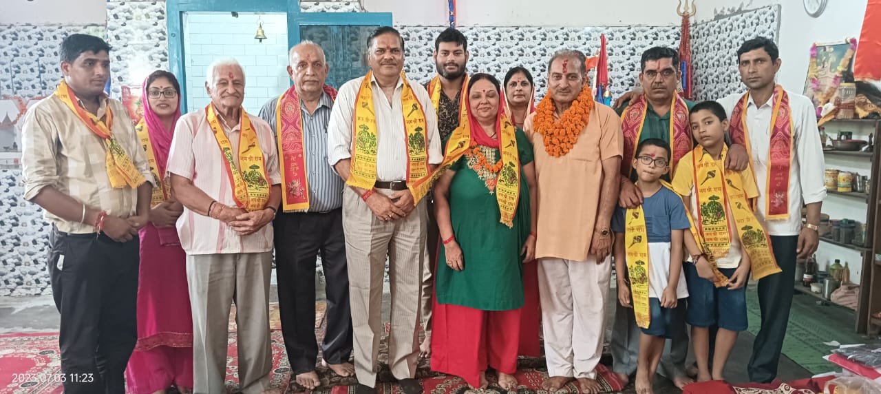 Guru purnima: मंगलोर। गुरु पूर्णिमा के पर्व को धूमधाम के साथ मनाया गया श्रद्धालु ने अपने गुरुजनों के स्थान पर पहुंचकर गुरुजनों का आशीर्वाद लिया इस अवसर पर हवन और भंडारा का भी आयोजन किया गया।