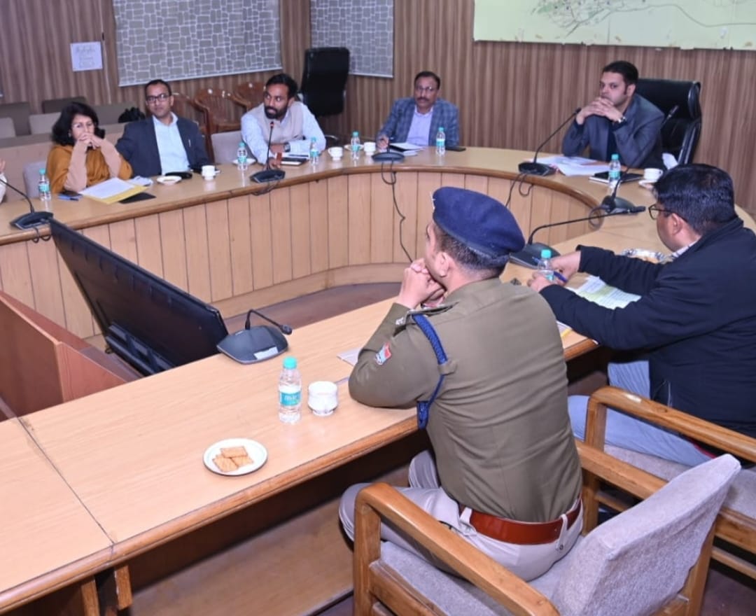 Election: आदर्श आचार संहिता लागू करवाने के लिए एमएनए वरुण चैधरी ने दिये सख्त दिशा निर्देश, राजनीतिक पार्टियों को बैठक करने के लिए परमिशन लेनी होगी अनिवार्य