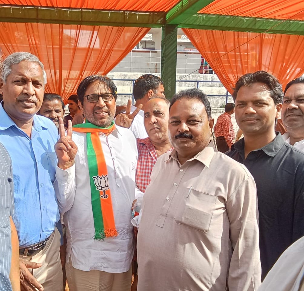 भाजपा कार्यकर्ताओं ने किया हरियाणा के पूर्व कैबिनेट मंत्री का फूल मालाओं से स्वागतपूर्व