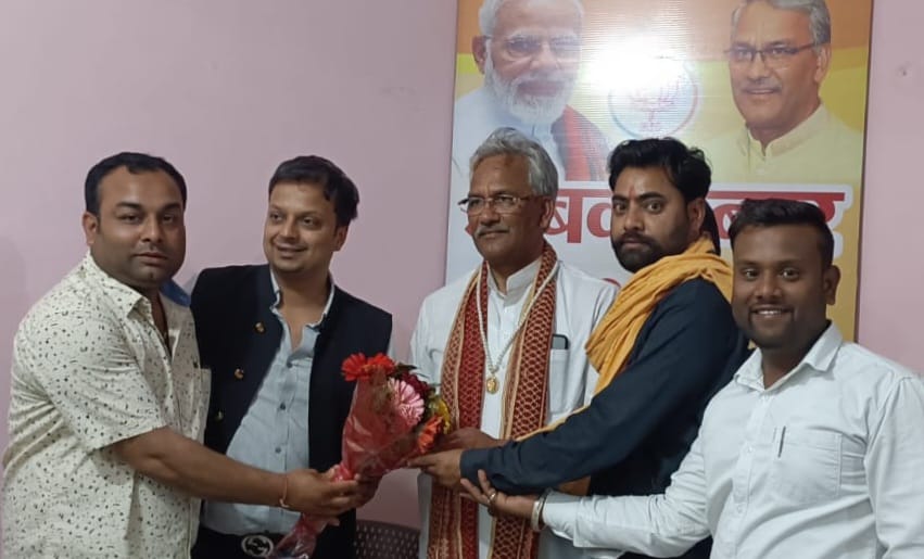 Election 2024: व्यापारियों ने दिया भाजपा प्रत्याशी त्रिवेंद्र सिंह रावत को अपना समर्थन ,  रावत बोले तीसरी बार प्रधानमंत्री के रूप में नरेंद्र मोदी को ही देखना चाहते हैं देशवासी