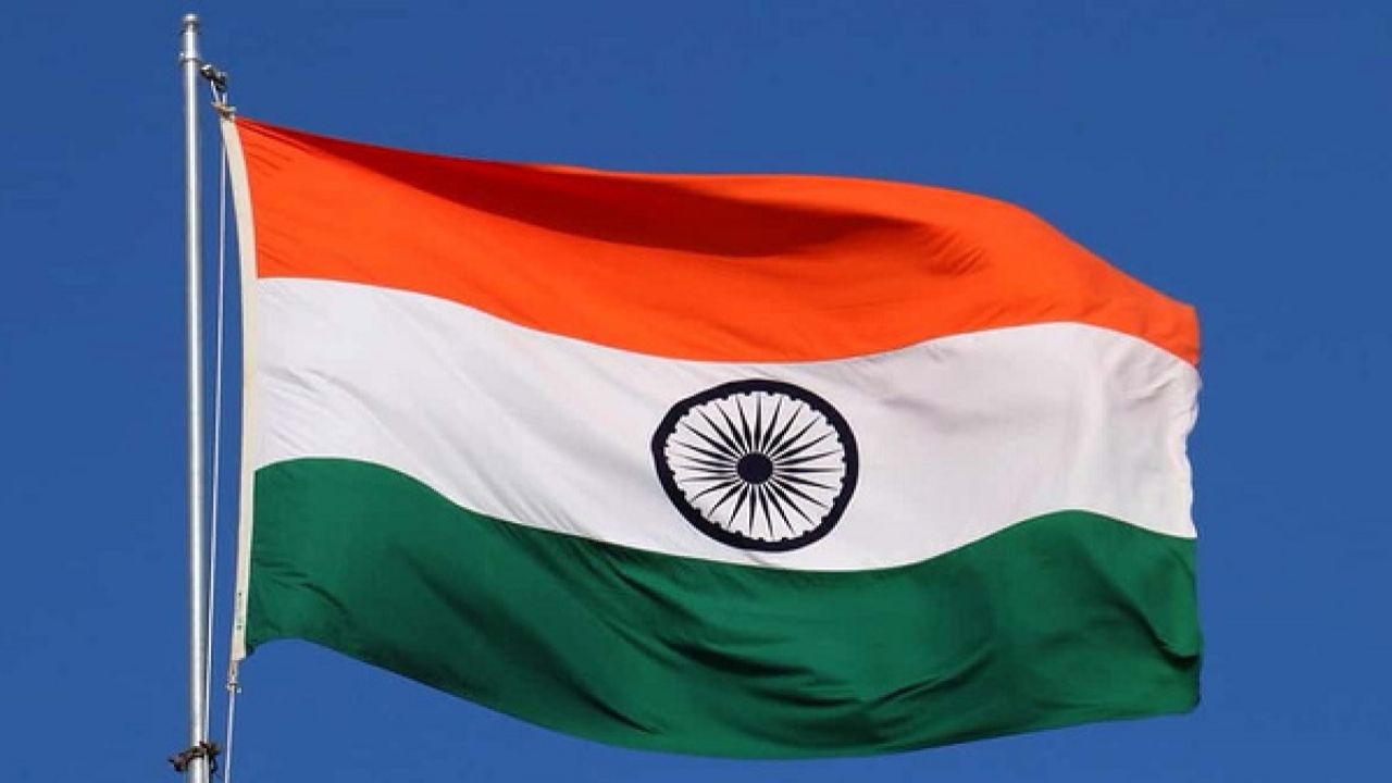 National Flag Day: तिरंगे को कैसे अपनाया गया देश का राष्ट्रीय ध्वज? पंडित नेहरू ने संविधान सभा की बैठक में प्रस्ताव रखा