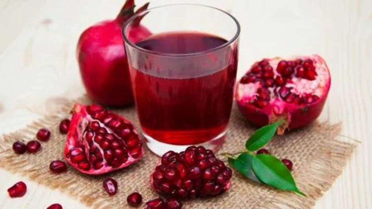Pomegranate juice In Uric Acid: गठिया के दर्द और उच्च यूरिक एसिड को नियंत्रित करने के लिए लाभकारी है यह लाल रस