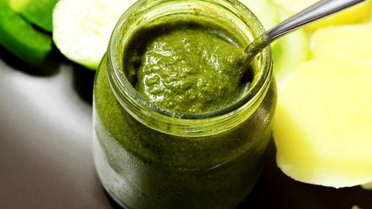 Green chutney: चटनी को पीसते समय इस एक चीज का उपयोग करें, होगी रेस्तोरेंट स्टाइल चटनी भी फ़ैल Green chutney: चटनी को पीसते समय इस एक चीज का उपयोग करें, होगी रेस्तोरेंट स्टाइल चटनी भी फ़ैल