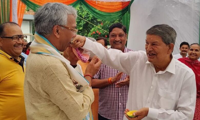 Uttarakhand: आम भोज पर उठे सवाल, हरीश रावत ने कांग्रेसियों को दिया करारा जवाब