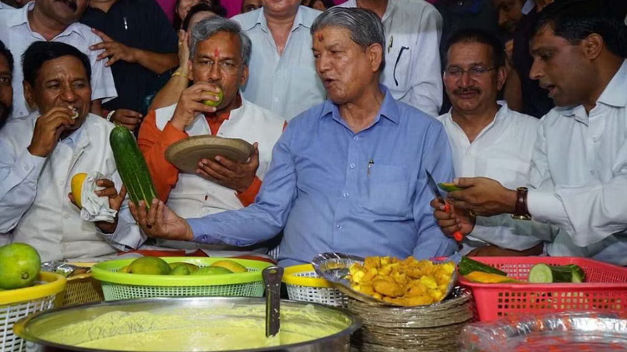 Uttarakhand: आम भोज पर उठे सवाल, हरीश रावत ने कांग्रेसियों को दिया करारा जवाब