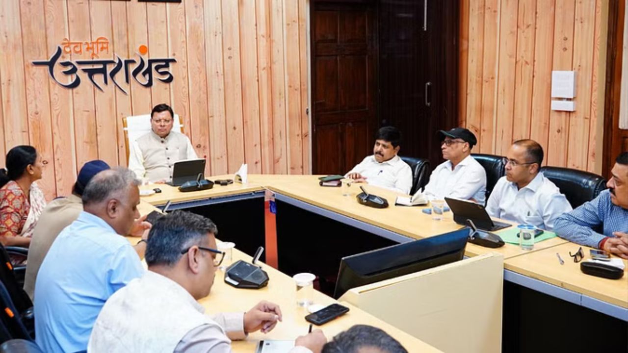 Uttarakhand के 475 गांवों को जोड़ेगा नया सड़क प्रोजेक्ट, सरकार ने PMGSY के चौथे चरण की घोषणा की Uttarakhand के 475 गांवों को जोड़ेगा नया सड़क प्रोजेक्ट, सरकार ने PMGSY के चौथे चरण की घोषणा की