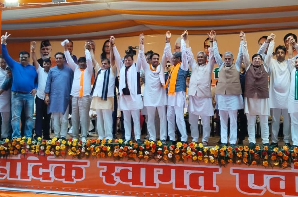 Election: मंगलौर विधानसभा में मजदूर विजय संकल्प रैली में पहुंचे मुख्यमंत्री धामी और आरएलडी अध्यक्ष जयंत चौधरी, बोले मंगलौर का विकास मंगलौर का बेटा बनकर करेगा प्रत्याशी करतार सिंह भढ़ाना Election: मंगलौर विधानसभा में मजदूर विजय संकल्प रैली में पहुंचे मुख्यमंत्री धामी और आरएलडी अध्यक्ष जयंत चौधरी, बोले मंगलौर का विकास मंगलौर का बेटा बनकर करेगा प्रत्याशी करतार सिंह भढ़ाना