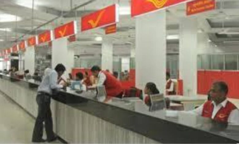 Dak vibhag: डाक विभाग के उच्च अधिकारियों के निर्देश पर आज प्रधान डाकघर रुड़की मे डाक चौपाल का हुआ आयोजन, चौपाल में पहुंचे लोगों को दी डाकघर से संबंधित सभी जानकारी