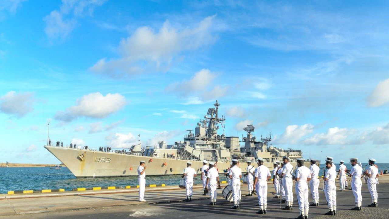 Indian and Chinese Navy in Sri Lanka: भारत और चीन के युद्धपोत भारतीय महासागर में आमने-सामने, जानें क्यों तैनात किए गए दोनों देशों के नौसैनिक जहाज