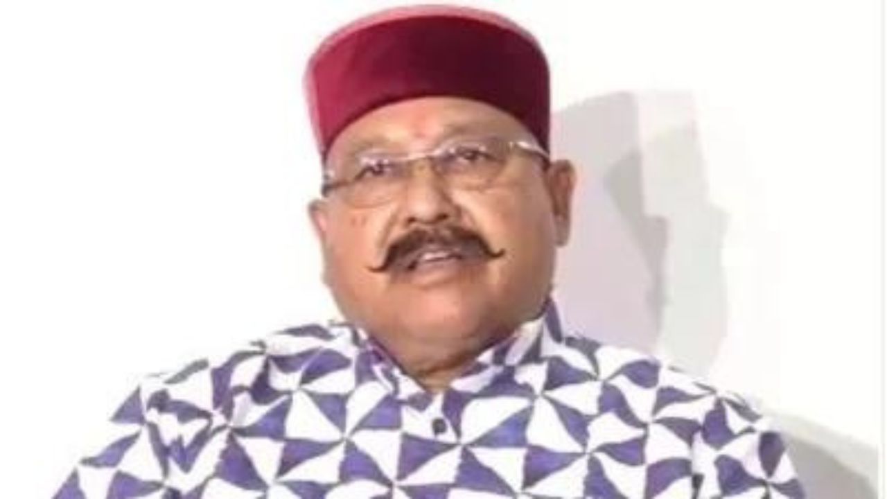 Uttarakhand: टिहरी झील में क्रूज बोट चलाने के लिए टेंडर जारी, मंत्री के बेटे ने किया आवेदन Uttarakhand: टिहरी झील में क्रूज बोट चलाने के लिए टेंडर जारी, मंत्री के बेटे ने किया आवेदन