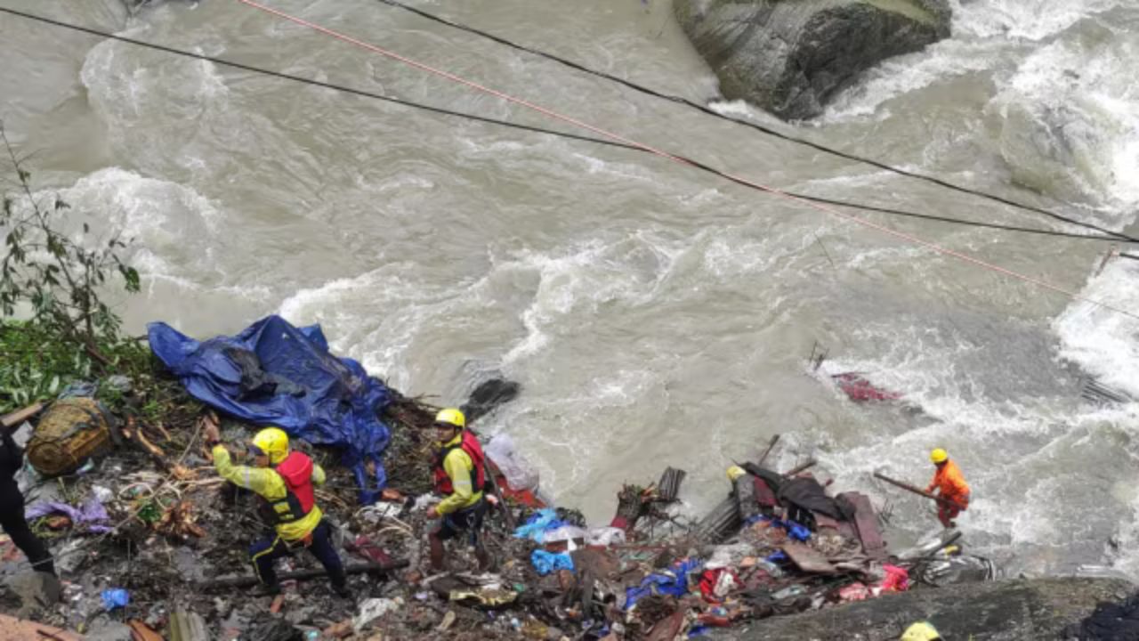 Kedarnath: मंदाकिनी नदी का तीखा ढलान और तेज बहाव केदारनाथ क्षेत्र में मिट्टी के कटाव का सबसे बड़ा कारण