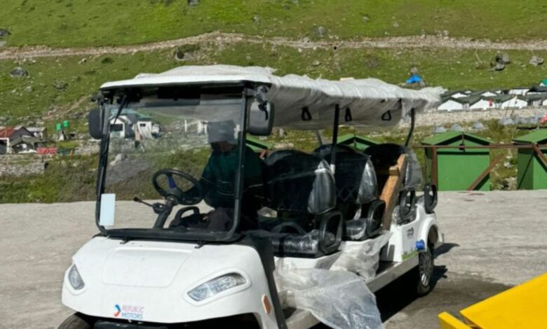 Kedarnath: महिंद्रा थार के बाद, अब केदारनाथ में इलेक्ट्रिक गोल्फ कार की डिलीवरी, घायल और बीमार तीर्थयात्री होंगे लाभान्वित