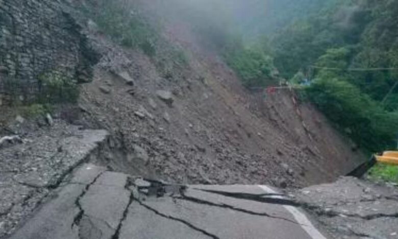 Kedarnath Dham: गोरिकुंड-केदारनाथ पैदल मार्ग बारिश के कारण खतरनाक, तीर्थयात्रियों को जाने की अनुमति नहीं
