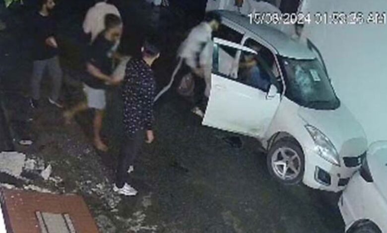 Dehradun: गैंगवार फिर उभरा, छात्र को पत्थर से सिर पर हमला; सभी आरोपी फरार Dehradun: गैंगवार फिर उभरा, छात्र को पत्थर से सिर पर हमला; सभी आरोपी फरार