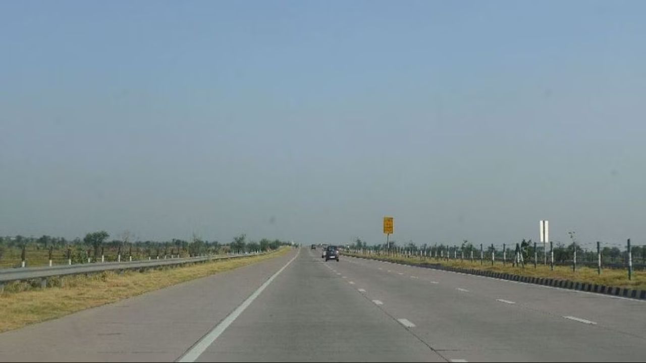 Dehradun and Paonta Sahib Bridge: देहरादून और पौंटा साहिब को जोड़ने वाले पुल की मरम्मत के लिए बंद होगा, भारी वाहनों की आवाजाही से पुल में कंपन Dehradun and Paonta Sahib Bridge: देहरादून और पौंटा साहिब को जोड़ने वाले पुल की मरम्मत के लिए बंद होगा, भारी वाहनों की आवाजाही से पुल में कंपन