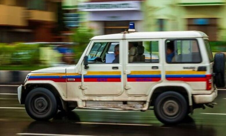 Uttarakhand: वकील के घर में दिनदहाड़े चोरी, चोरों ने दीवार फांद कर 8 लाख रुपये नकद चुराए, जांच शुरू Uttarakhand: वकील के घर में दिनदहाड़े चोरी, चोरों ने दीवार फांद कर 8 लाख रुपये नकद चुराए, जांच शुरू