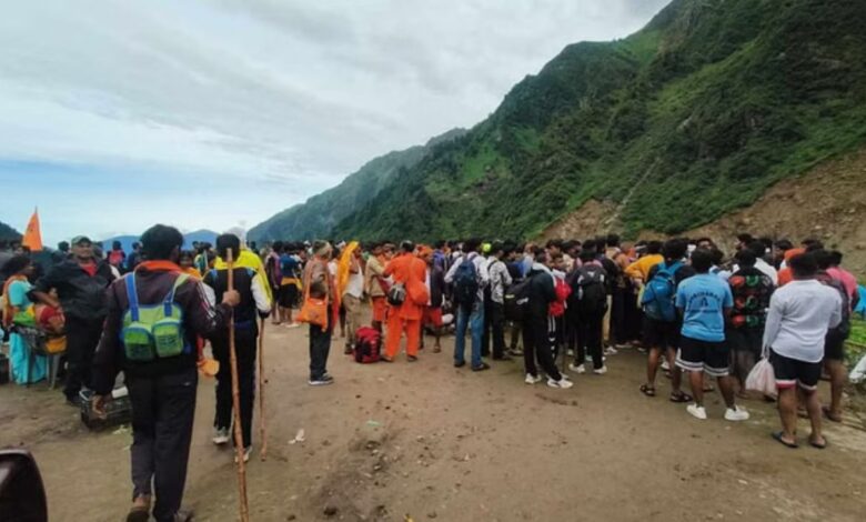 Kedarnath Cloudburst: केदारनाथ में बादल फटने की स्थिति, केदारघाट पर हाई अलर्ट, यात्रा रोकी गई, अब हेलीकॉप्टर से भी हो रही है बचाव