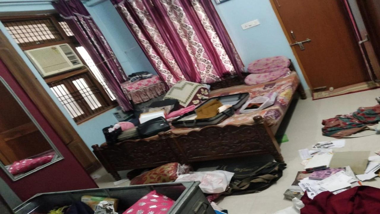 Uttarakhand: वकील के घर में दिनदहाड़े चोरी, चोरों ने दीवार फांद कर 8 लाख रुपये नकद चुराए, जांच शुरू