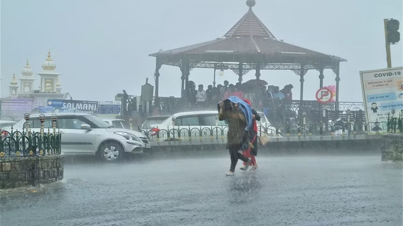 Uttarakhand weather: देहरादून-मसूरी में बारिश, गंगोत्री हाईवे 1.5 घंटे बंद, दो जिलों में ऑरेंज अलर्ट