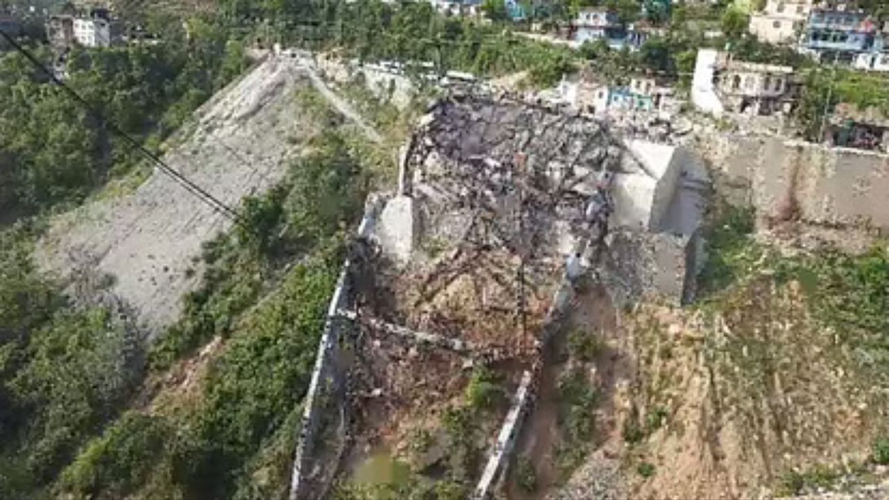 Rudraprayag: नारकोटा में सिग्नेचर ब्रिज योजना को झटका, निर्माण पूरा होने में एक साल लगेगा Rudraprayag: नारकोटा में सिग्नेचर ब्रिज योजना को झटका, निर्माण पूरा होने में एक साल लगेगा