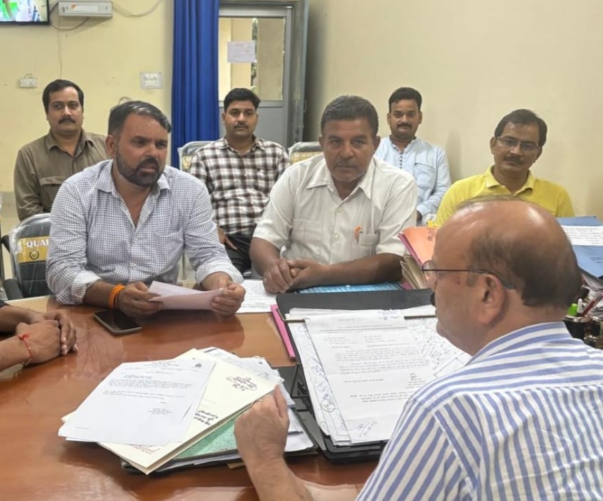 Haridwar: जिला शिक्षा अधिकारी से मिले उत्तराखण्ड राज्य प्राथमिक शिक्षक संघ के पदाधिकारी, समस्याओं के निस्तारण के सम्बन्ध में सौपा मांगपत्र Haridwar: जिला शिक्षा अधिकारी से मिले उत्तराखण्ड राज्य प्राथमिक शिक्षक संघ के पदाधिकारी, समस्याओं के निस्तारण के सम्बन्ध में सौपा मांगपत्र