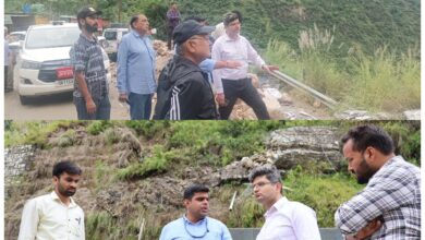 Uttarakhand: बद्रीनाथ हाईवे पर भूस्खलन प्रभावित क्षेत्रों का जिलाधिकारी संदीप तिवारी ने किया स्थलीय निरीक्षण