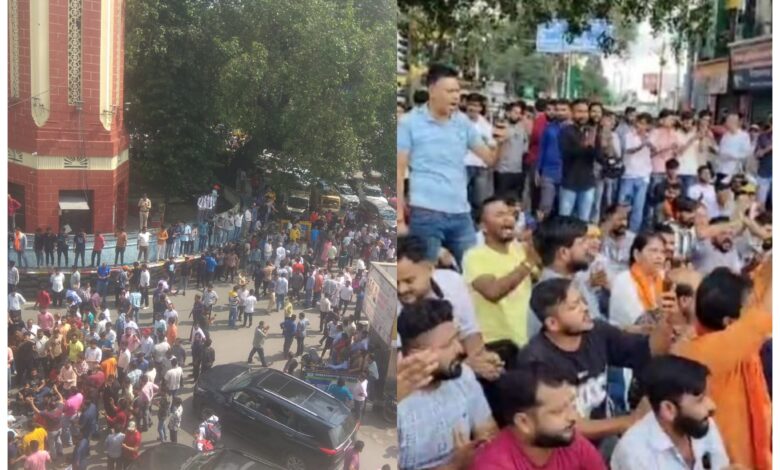 Dehradun: रेलवे स्टेशन पर हुए बवाल मामले में पुलिस ने की थी कार्रवाई, एक हिंदू संगठन से जुड़े नेता की गिरफ्तारी की सूचना पर बवाल,  धरने पर बैठे लोग, पढ़ रहे हनुमान चालीसा