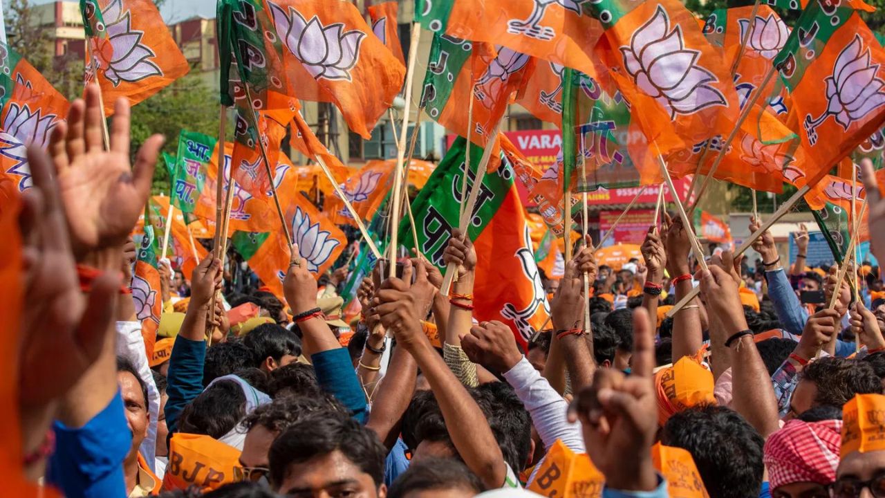 Uttarakhand BJP: छह दिनों में 2.39 लाख सदस्यों की बढ़ोत्तरी, महासंपर्क अभियान आज से शुरू Uttarakhand BJP: छह दिनों में 2.39 लाख सदस्यों की बढ़ोत्तरी, महासंपर्क अभियान आज से शुरू