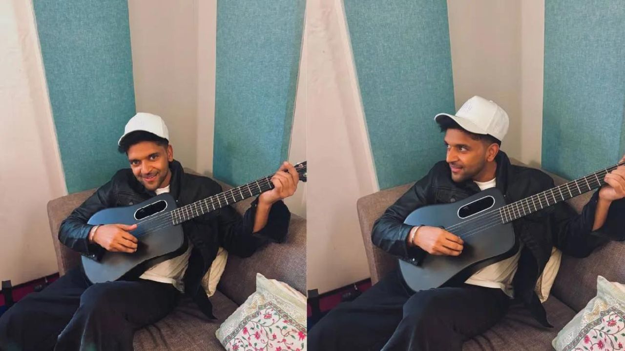 Guru Randhawa: पंजाब के सुपरहिट सिंगर गुरु रंधावा पहुंचे अपने गांव, गायों और भैंसों के बीच शूट करेंगे नया गाना Guru Randhawa: पंजाब के सुपरहिट सिंगर गुरु रंधावा पहुंचे अपने गांव, गायों और भैंसों के बीच शूट करेंगे नया गाना