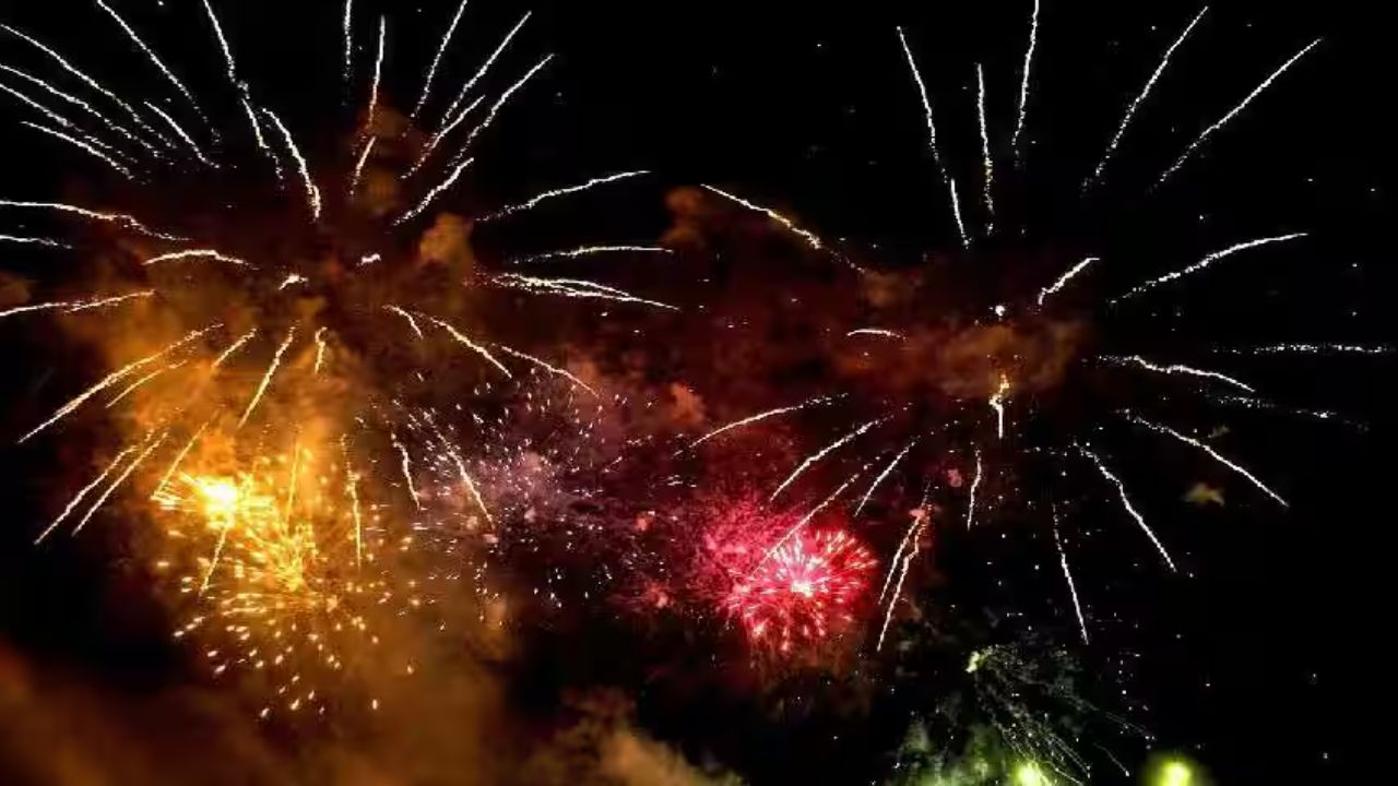 Delhi: दिल्लीवासी इस दिवाली पर पटाखे नहीं फोड़ पाएंगे, प्रदूषण को रोकने के लिए केजरीवाल सरकार की कार्य योजना