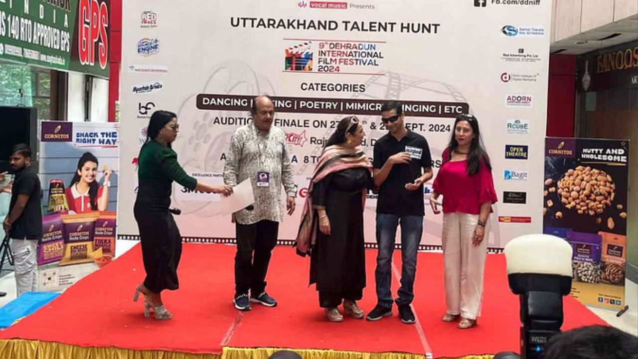 Dehradun Film Festival: दिव्यांगों ने देखी फिल्म ‘सैम बहादुर’, शाम को जुटेंगे बॉलीवुड सितारे