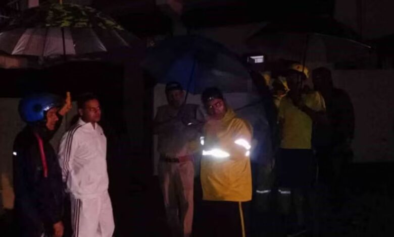 Uttarkashi: वरुणावत पर भूस्खलन का खतरा, पत्थर गिरने से हर पल डर का माहौल Uttarkashi: वरुणावत पर भूस्खलन का खतरा, पत्थर गिरने से हर पल डर का माहौल