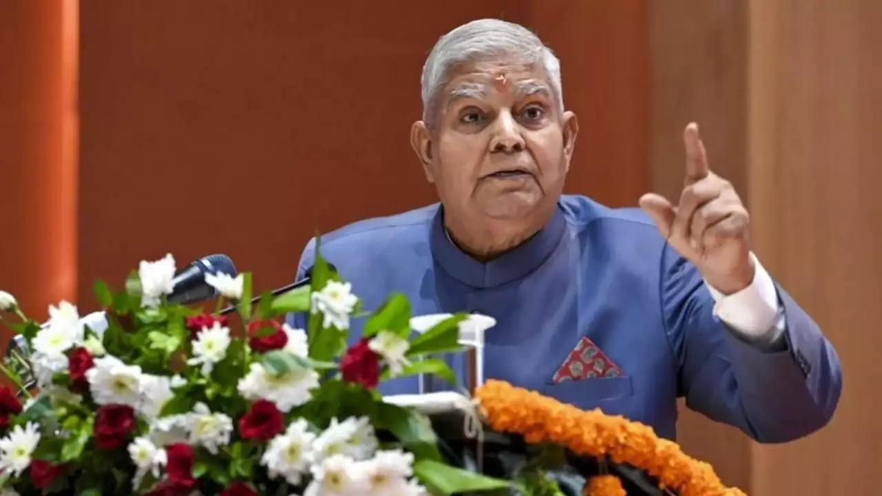 Dehradun: उप राष्ट्रपति जगदीप धनखड़ ने RIMC में कहा, जीवन की जंग लड़ने के लिए अपने अंदर साहस और ज्ञान विकसित करें Dehradun: उप राष्ट्रपति जगदीप धनखड़ ने RIMC में कहा, जीवन की जंग लड़ने के लिए अपने अंदर साहस और ज्ञान विकसित करें