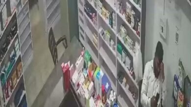 Moga: दुकान में बैठे व्यक्ति पर धारदार हथियार से हमला, नकदी और फोन की लूट… वीडियो में दिखी बर्बरता