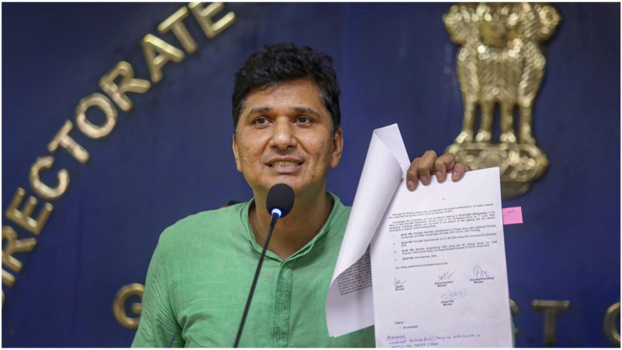 Delhi: बीजेपी की तैयारी है तो जल्दी चुनाव कराने के लिए तैयार हो जाएं”, आप नेता सौरभ भारद्वाज का आरोप