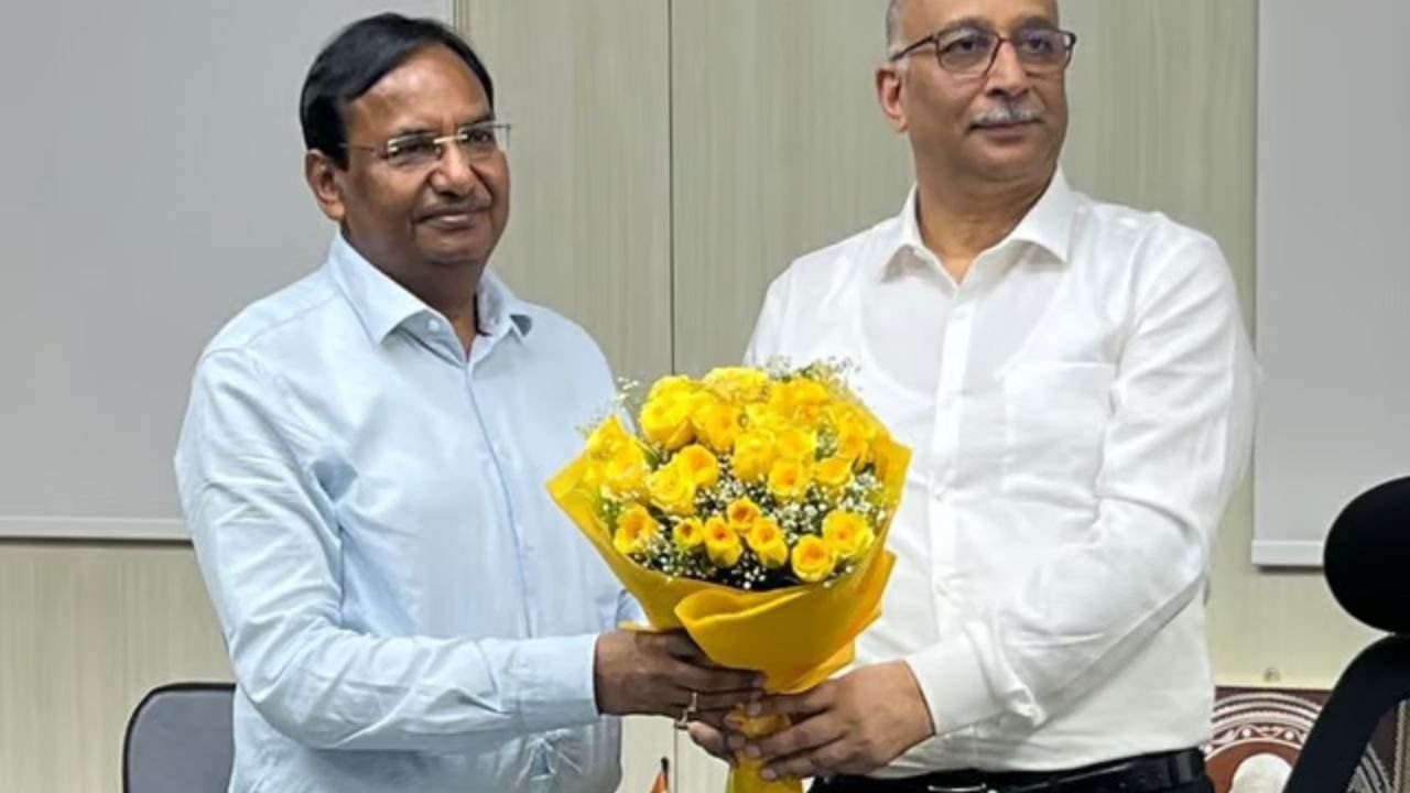 IAS Manoj Pant of Uttarakhand: देवभूमि के सपूत ने बढ़ाया उत्तराखंड का गौरव, राजस्थान के बाद अब बने बंगाल के मुख्य सचिव IAS Manoj Pant of Uttarakhand: देवभूमि के सपूत ने बढ़ाया उत्तराखंड का गौरव, राजस्थान के बाद अब बने बंगाल के मुख्य सचिव