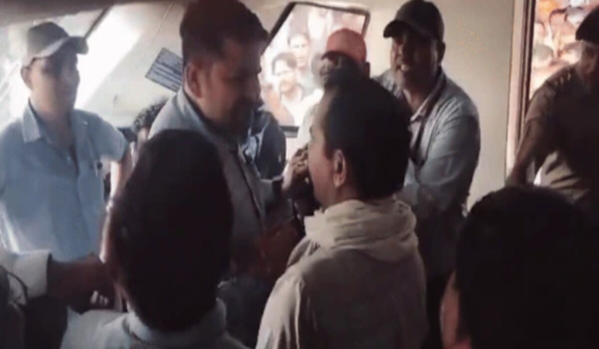Vande Bharat train: पहले ही दिन, वंदे भारत ट्रेन के लोको पायलट की पिटाई, इंजन से सामान फेंका गया, कर्मचारियों में झगड़ा