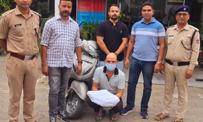 Uttarakhand: स्कूटी की डिग्गी से कर रहा था चरस की तस्करी, 2.407 किलोग्राम चरस के साथ गिरफ्तार, स्कूटी सीज