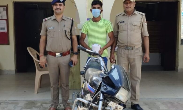 Bhagwanpur: 20 किलो गौमांस मय मोटरसाइकिल एक आरोपी को भगवानपुर पुलिस ने किया गिरफ्तार, 4 फरार