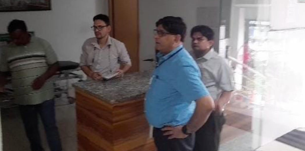 Roorkee: स्वास्थ्य विभाग की टीम की छापे मार कार्यवाही से अस्पताल संचालकों में मचा हड़कंप, एक अस्पताल एक लैब सील, दो पर लगा ढाई लाख का जुर्माना Roorkee: स्वास्थ्य विभाग की टीम की छापे मार कार्यवाही से अस्पताल संचालकों में मचा हड़कंप, एक अस्पताल एक लैब सील, दो पर लगा ढाई लाख का जुर्माना