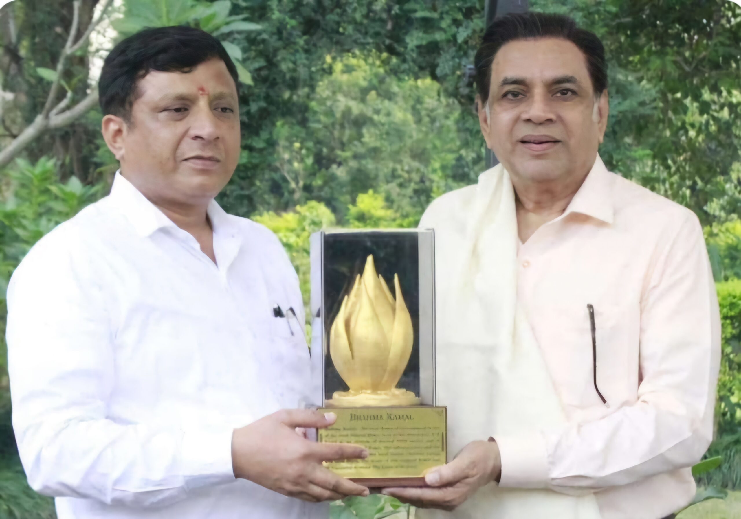 Dehradun: फ़िल्म अभिनेता परेश रावल से मिले महानिदेशक सूचना, बंशीधर तिवारी Dehradun: फ़िल्म अभिनेता परेश रावल से मिले महानिदेशक सूचना, बंशीधर तिवारी