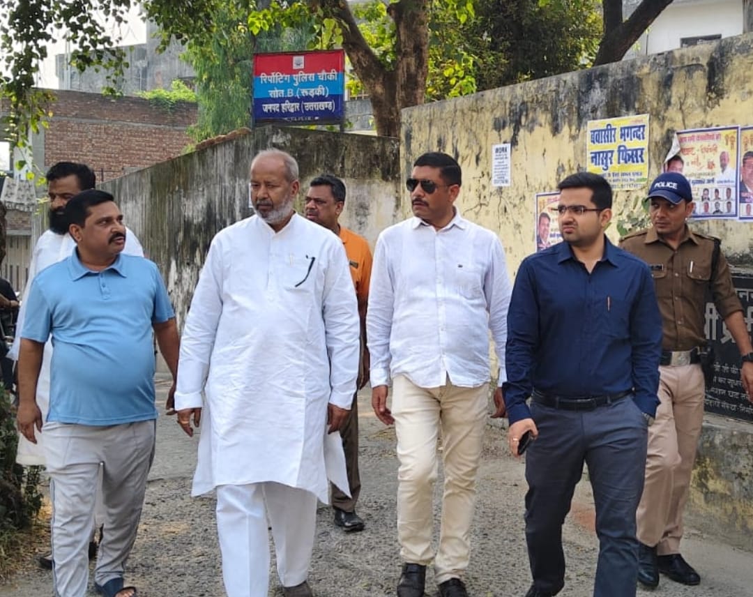 Roorkee: जाम की समस्या को लेकर कांग्रेस जनों के सुझाव पर उप जिलाधिकारी ने किया स्थलीय निरीक्षण