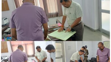 Haridwar: जिलाधिकारी की छापेमारी से मचा हड़कंप, अधिकारी और कर्मचारियों को दो टूक, ड्यूटी में लापरवाही बर्दास्त नहीं