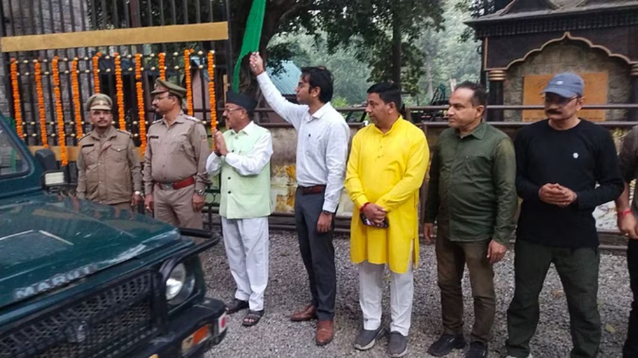 Nainital: कॉर्बेट टाइगर रिजर्व के बिजरानी क्षेत्र का खुलना, पर्यटकों ने 30 जीपों में जंगल सफारी का आनंद लिया Nainital: कॉर्बेट टाइगर रिजर्व के बिजरानी क्षेत्र का खुलना, पर्यटकों ने 30 जीपों में जंगल सफारी का आनंद लिया