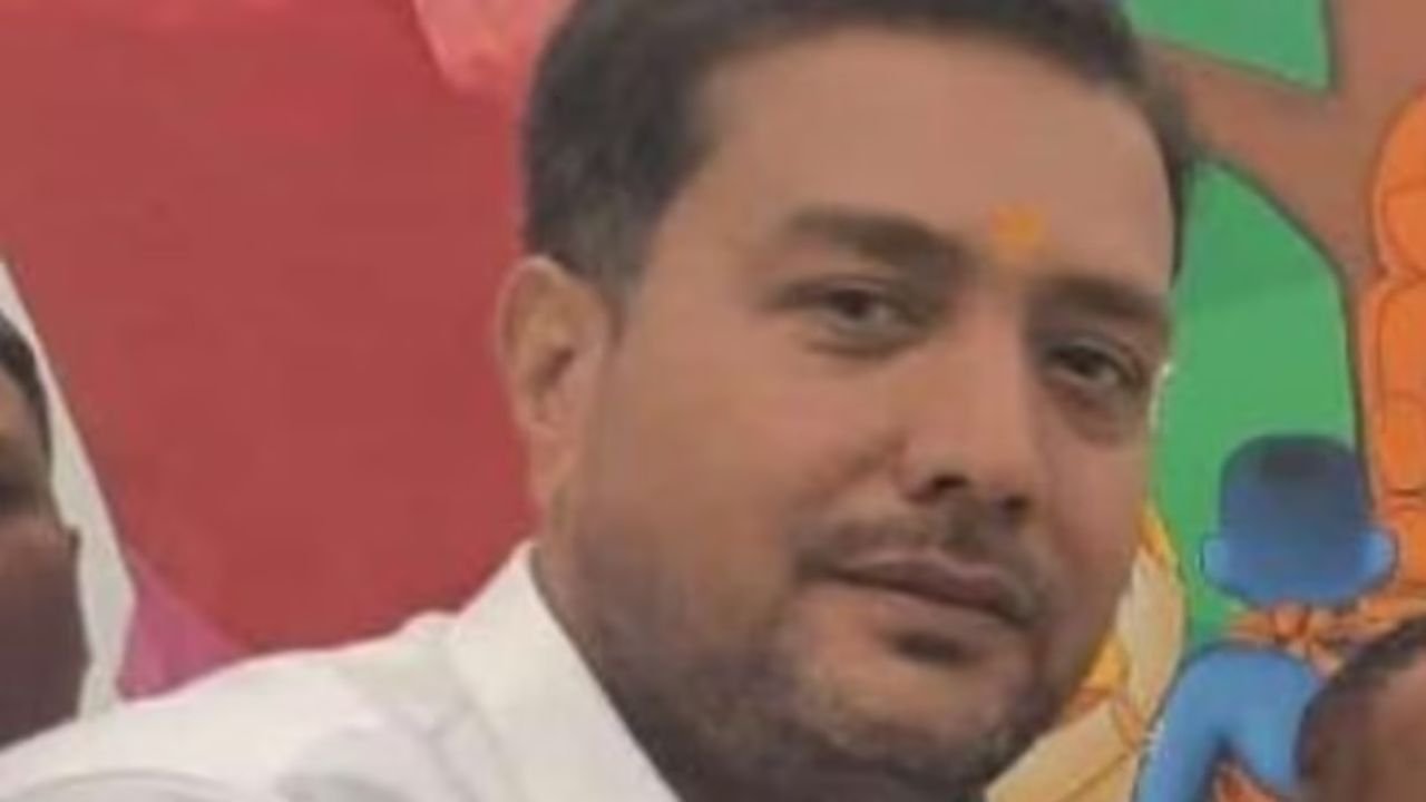 Mumbai Murder: एनसीपी के नेता सचिन कुर्मी की बेरहमी से हत्या, आरोपी फरार Mumbai Murder: एनसीपी के नेता सचिन कुर्मी की बेरहमी से हत्या, आरोपी फरार